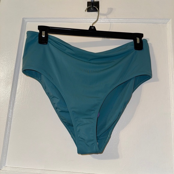 Fabletics Shaping Swim Cheeky Bikini Bottom Sz xxl/1x - Picture 6 of 8